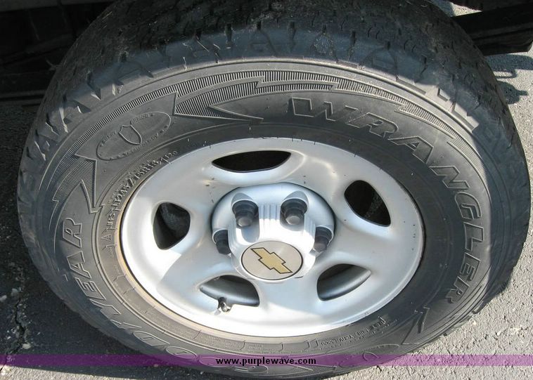 image for item 8165 2003 Chevrolet K1500 Silverado