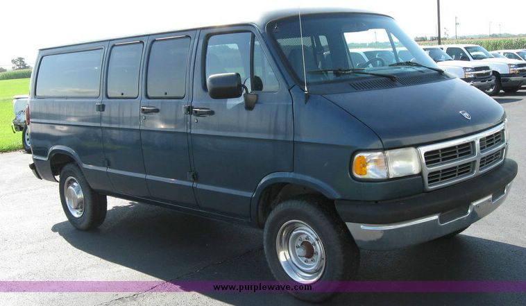 image for item 8167 1997 Dodge Ram Wagon B3500