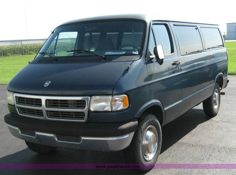 image for item 8167 1997 Dodge Ram Wagon B3500