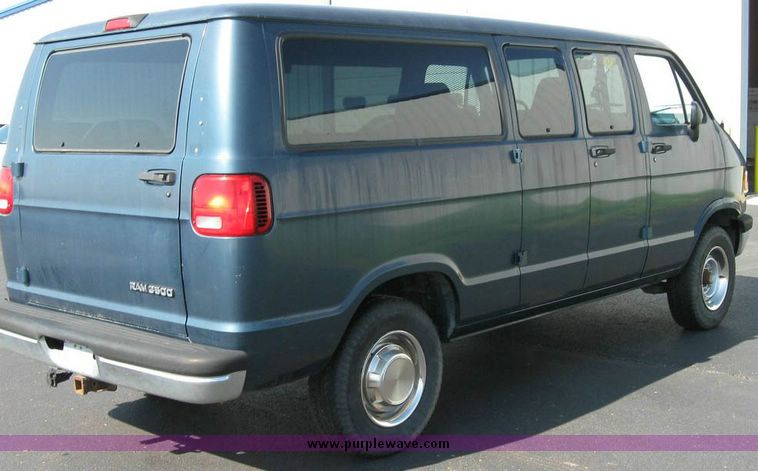 image for item 8167 1997 Dodge Ram Wagon B3500