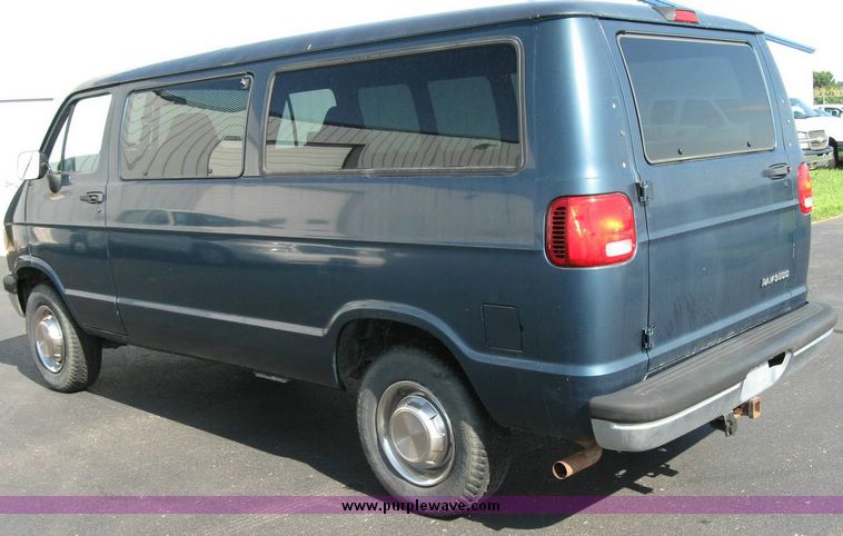 image for item 8167 1997 Dodge Ram Wagon B3500