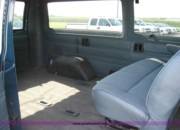 image for item 8167 1997 Dodge Ram Wagon B3500