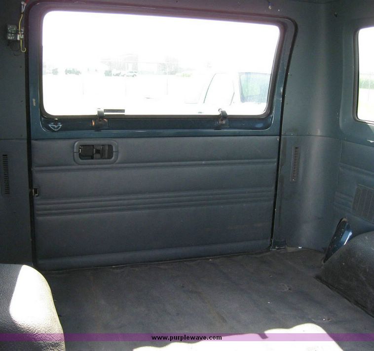 image for item 8167 1997 Dodge Ram Wagon B3500