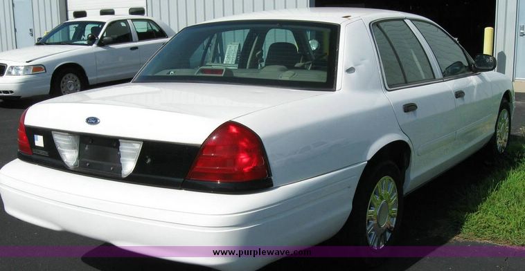 image for item 8168 2004 Ford Crown Victoria Police Interceptor