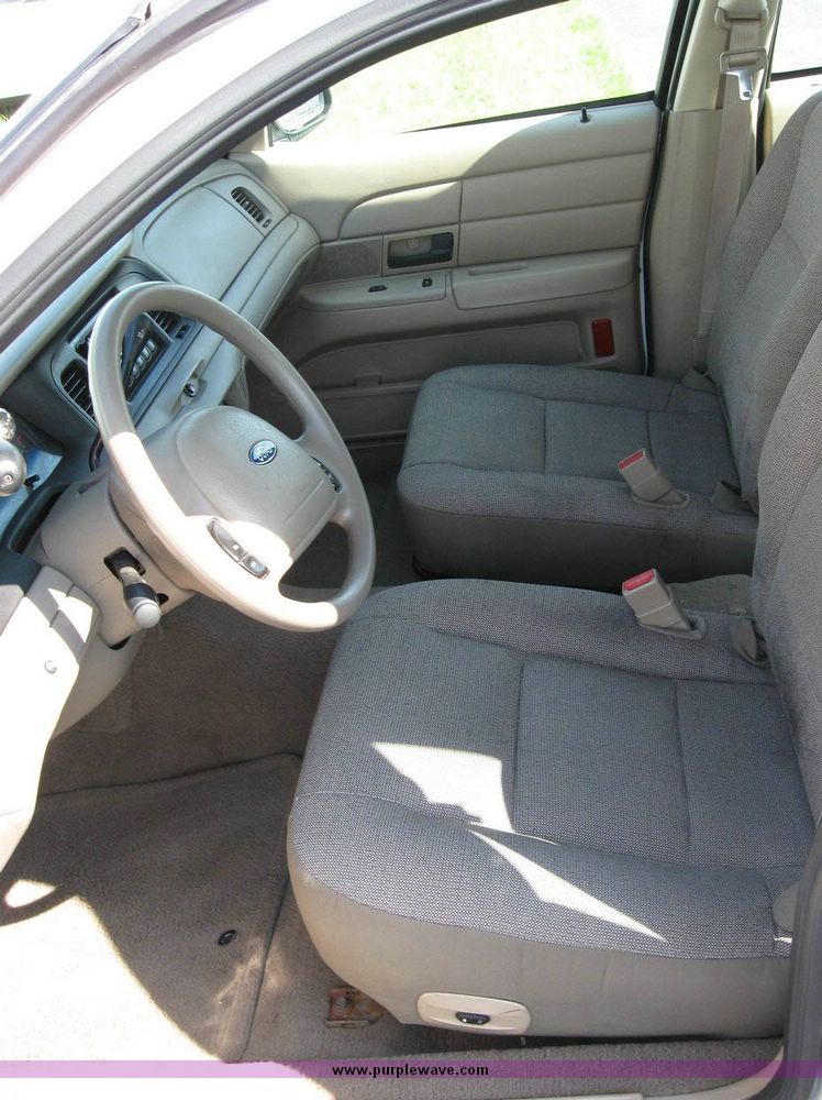 image for item 8168 2004 Ford Crown Victoria Police Interceptor