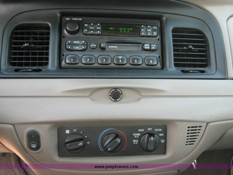 image for item 8168 2004 Ford Crown Victoria Police Interceptor