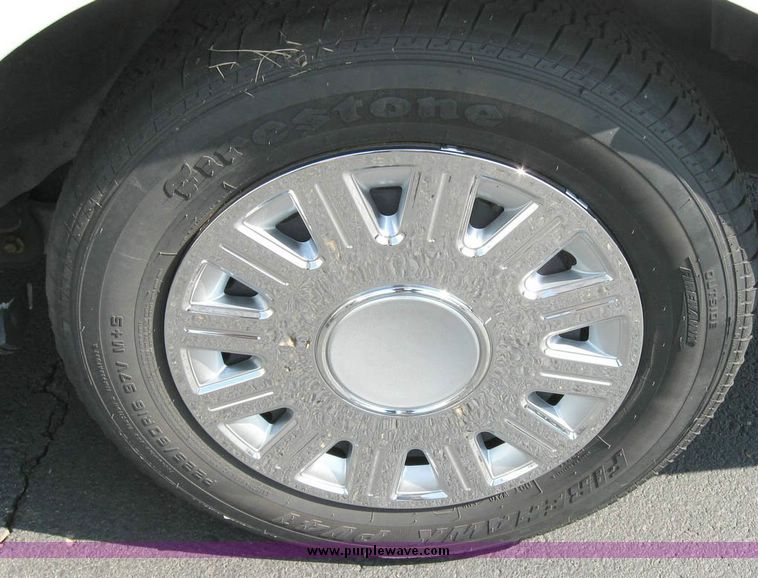 image for item 8168 2004 Ford Crown Victoria Police Interceptor