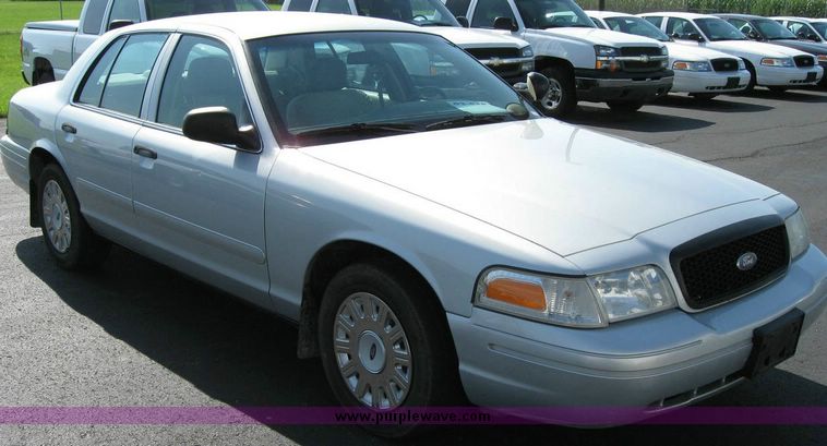 image for item 8169 2003 Ford Crown Victoria Police Interceptor