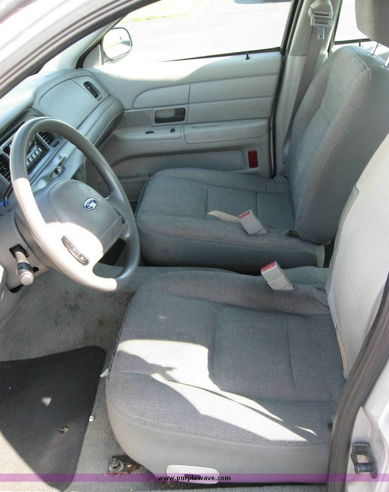 image for item 8169 2003 Ford Crown Victoria Police Interceptor