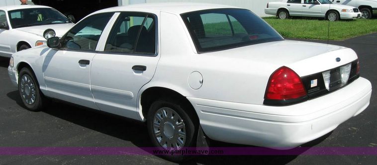 image for item 8170 2005 Ford Crown Victoria Police Interceptor