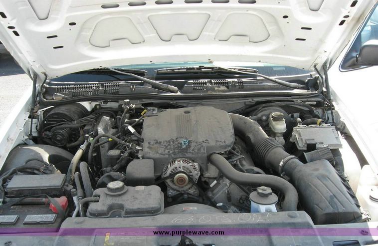 image for item 8170 2005 Ford Crown Victoria Police Interceptor