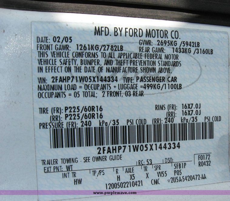 image for item 8170 2005 Ford Crown Victoria Police Interceptor