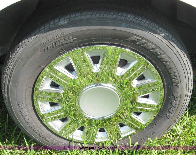 image for item 8171 2005 Ford Crown Victoria Police Interceptor