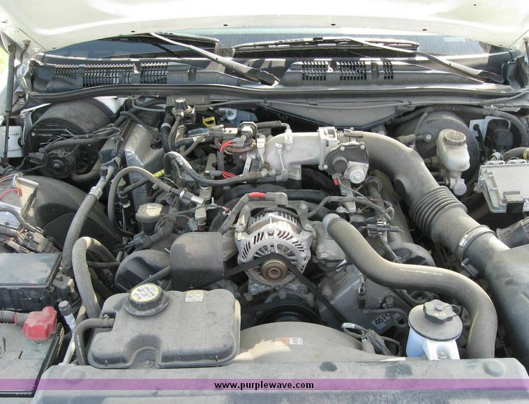 image for item 8171 2005 Ford Crown Victoria Police Interceptor