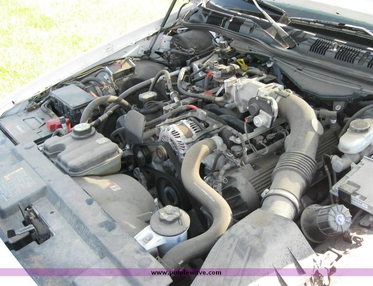 image for item 8171 2005 Ford Crown Victoria Police Interceptor