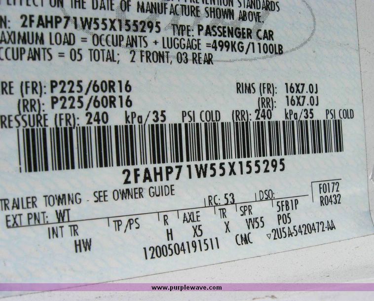 image for item 8171 2005 Ford Crown Victoria Police Interceptor