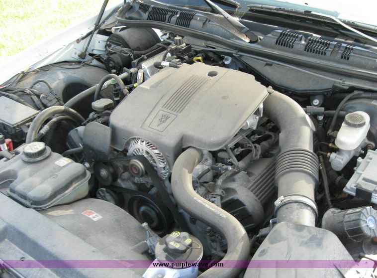 image for item 8172 2005 Ford Crown Victoria Police Interceptor