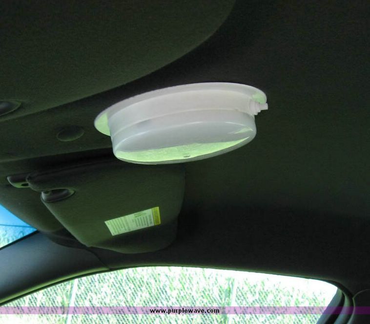 image for item 8172 2005 Ford Crown Victoria Police Interceptor