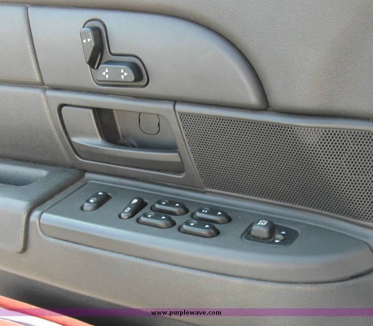 image for item 8173 2005 Ford Crown Victoria Police Interceptor