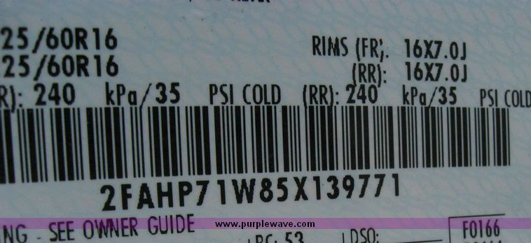 image for item 8173 2005 Ford Crown Victoria Police Interceptor