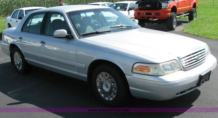 image for item 8174 2003 Ford Crown Victoria Police Interceptor