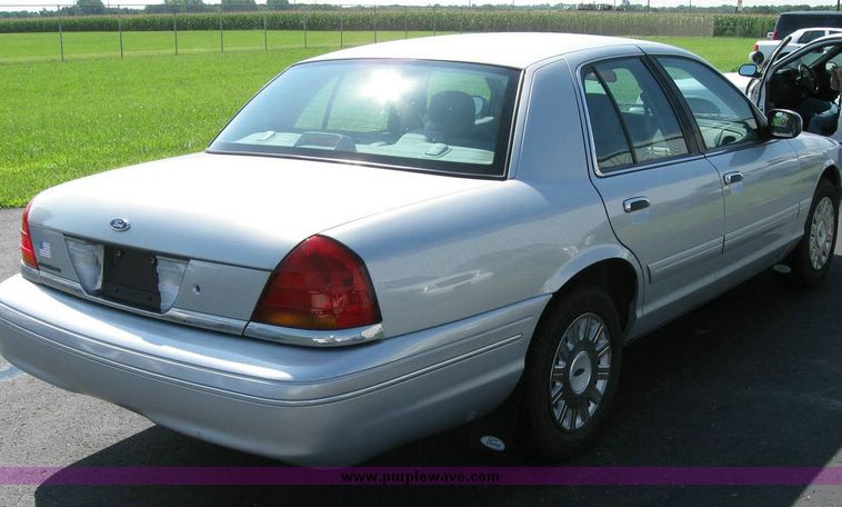image for item 8174 2003 Ford Crown Victoria Police Interceptor