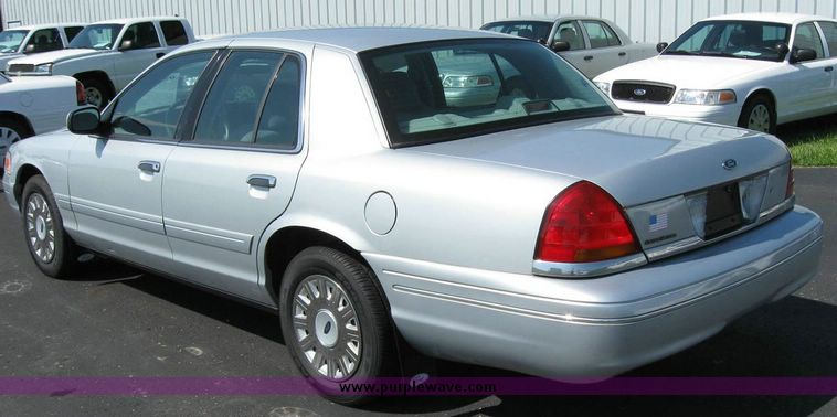 image for item 8174 2003 Ford Crown Victoria Police Interceptor