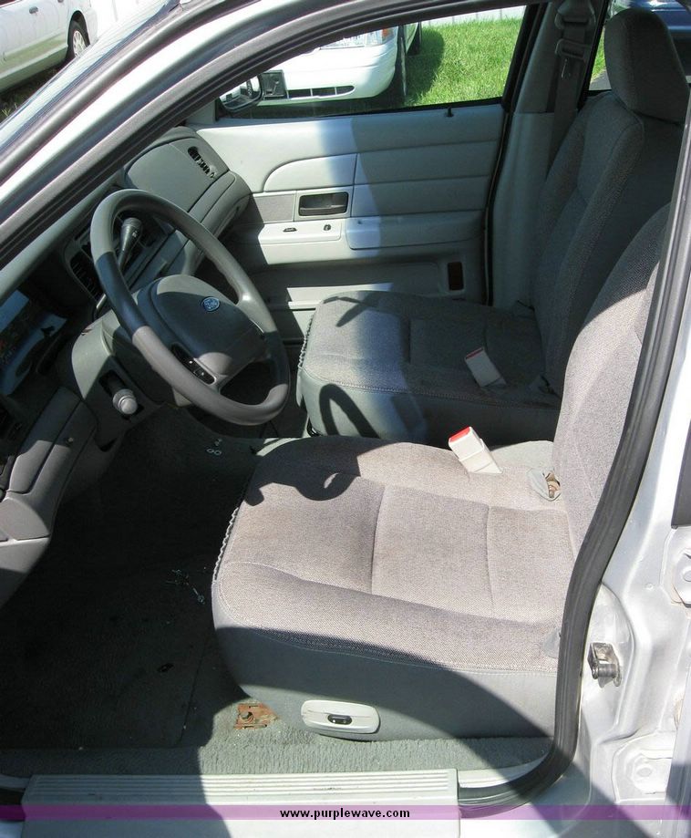 image for item 8174 2003 Ford Crown Victoria Police Interceptor