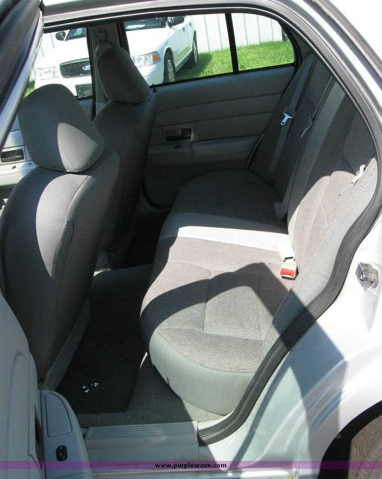 image for item 8174 2003 Ford Crown Victoria Police Interceptor