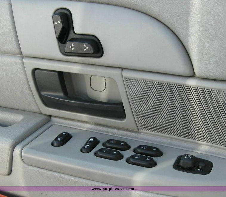 image for item 8174 2003 Ford Crown Victoria Police Interceptor