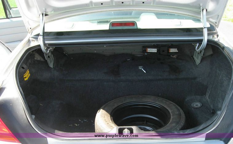 image for item 8174 2003 Ford Crown Victoria Police Interceptor