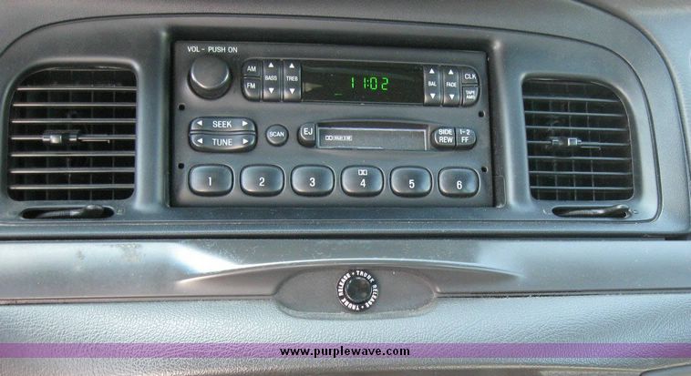 image for item 8175 2005 Ford Crown Victoria Police Interceptor