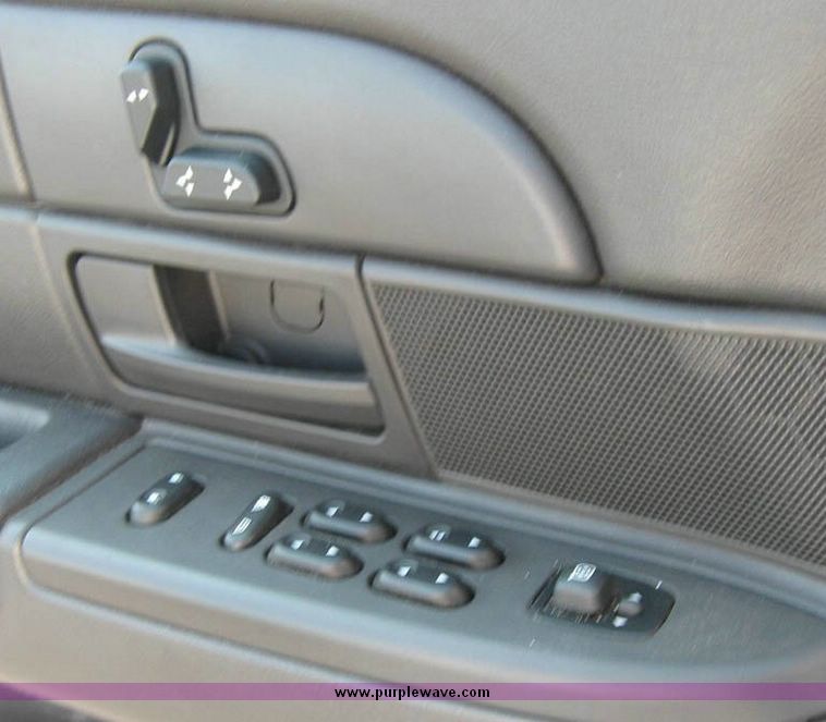 image for item 8175 2005 Ford Crown Victoria Police Interceptor