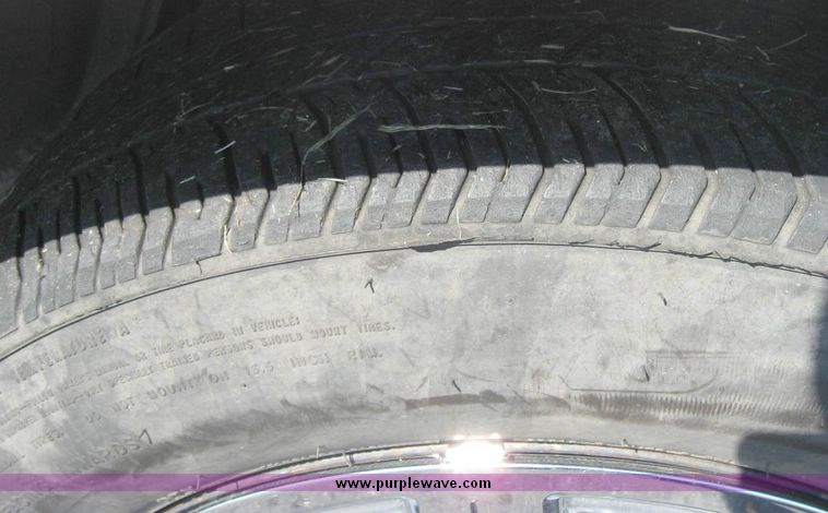 image for item 8175 2005 Ford Crown Victoria Police Interceptor