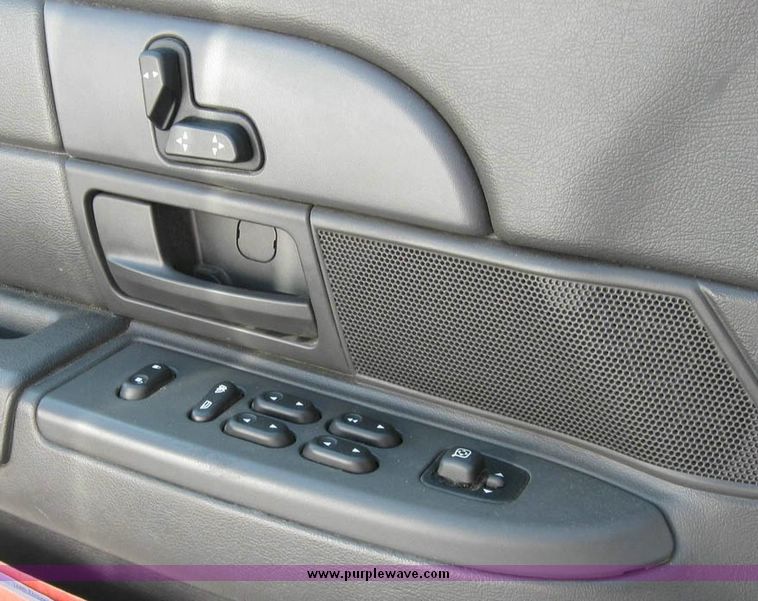 image for item 8176 2005 Ford Crown Victoria Police Interceptor