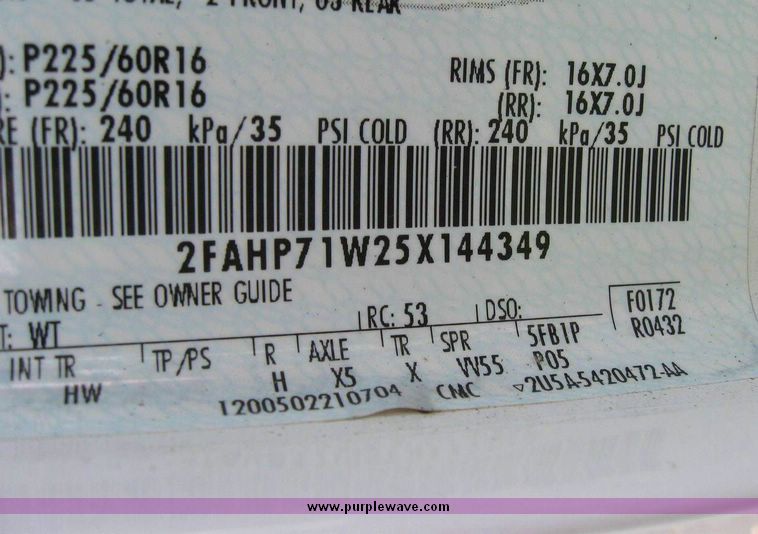 image for item 8176 2005 Ford Crown Victoria Police Interceptor