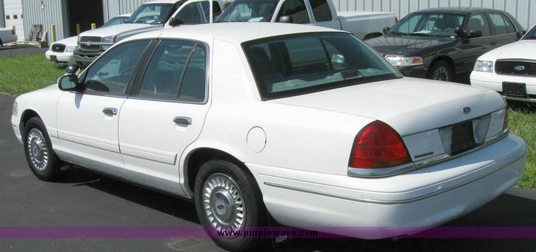 image for item 8177 2000 Ford Crown Victoria Police Interceptor