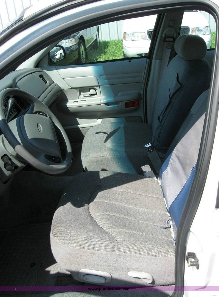 image for item 8177 2000 Ford Crown Victoria Police Interceptor