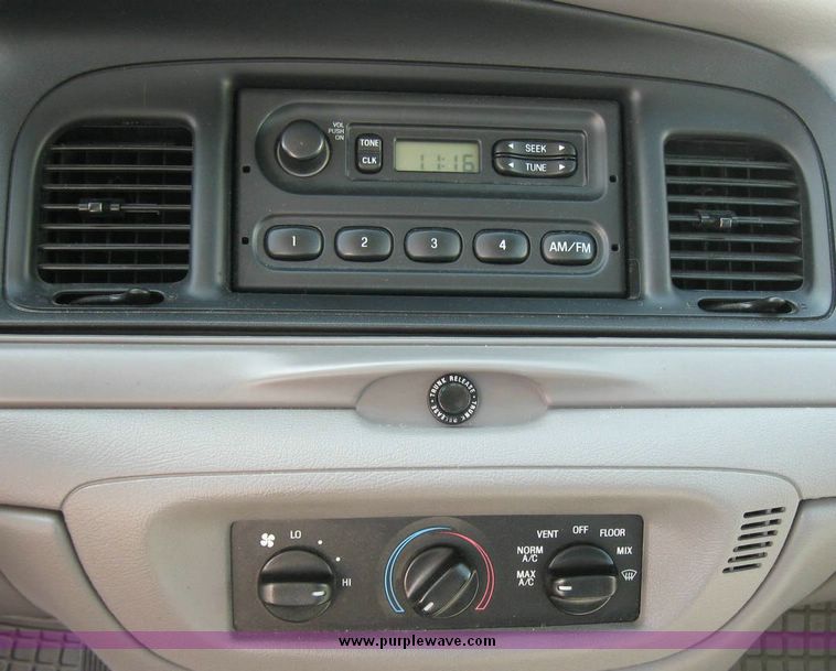 image for item 8177 2000 Ford Crown Victoria Police Interceptor