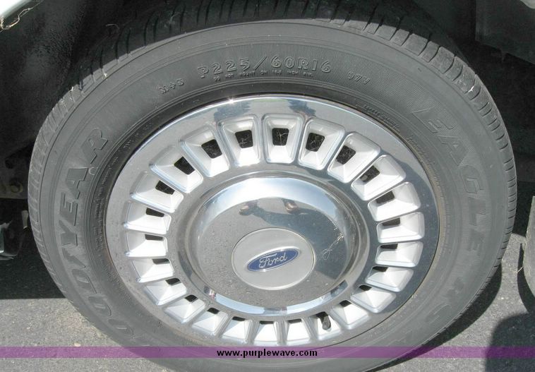 image for item 8177 2000 Ford Crown Victoria Police Interceptor