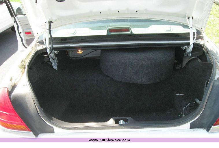 image for item 8177 2000 Ford Crown Victoria Police Interceptor