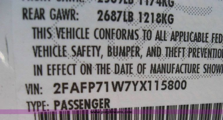 image for item 8177 2000 Ford Crown Victoria Police Interceptor