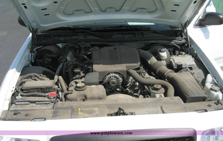 image for item 8178 2005 Ford Crown Victoria Police Interceptor