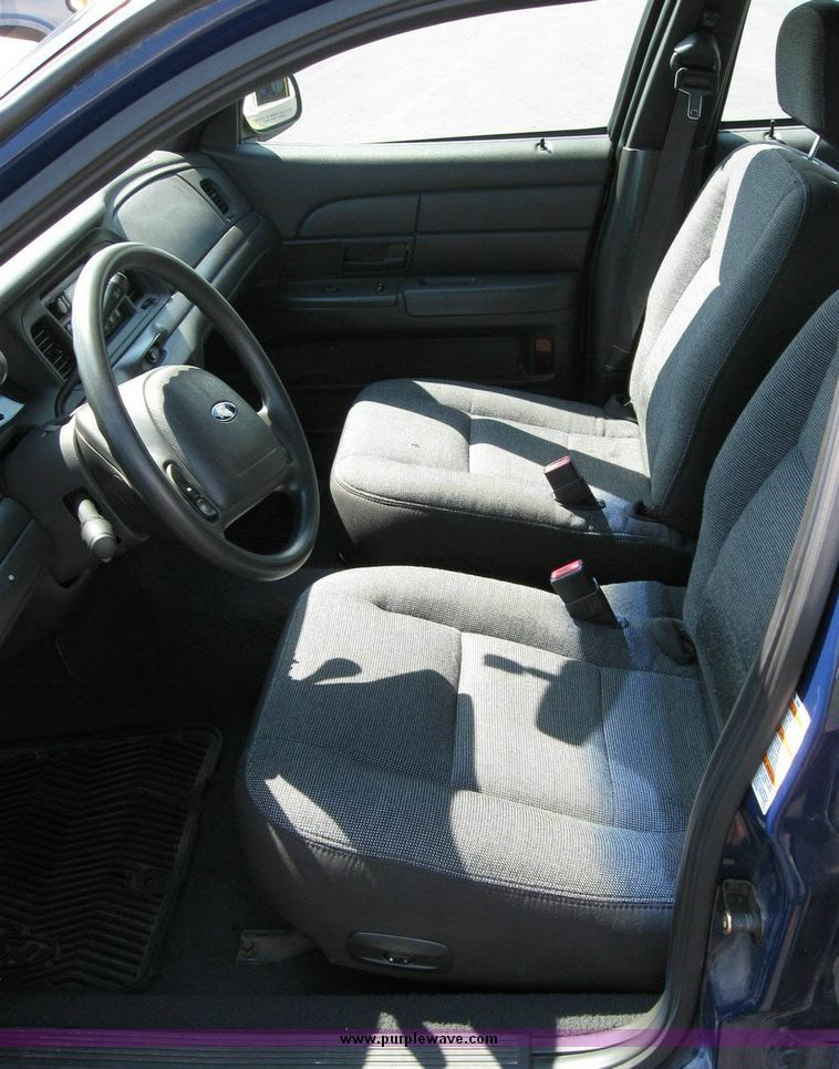 image for item 8179 2003 Ford Crown Victoria Police Interceptor