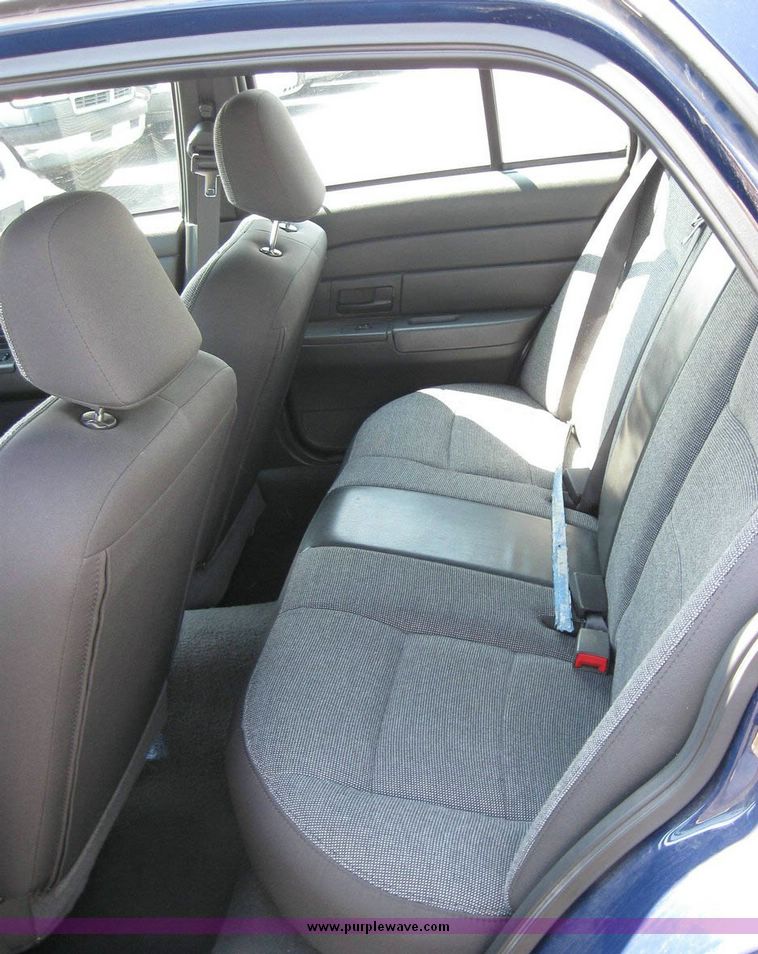 image for item 8179 2003 Ford Crown Victoria Police Interceptor