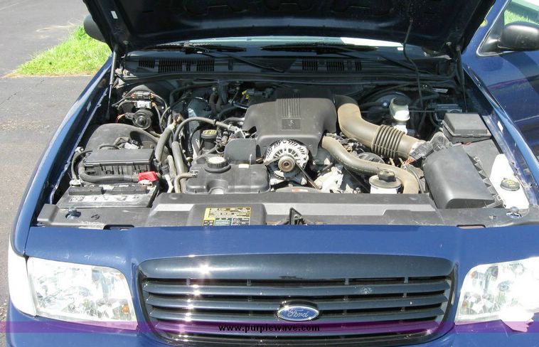image for item 8179 2003 Ford Crown Victoria Police Interceptor