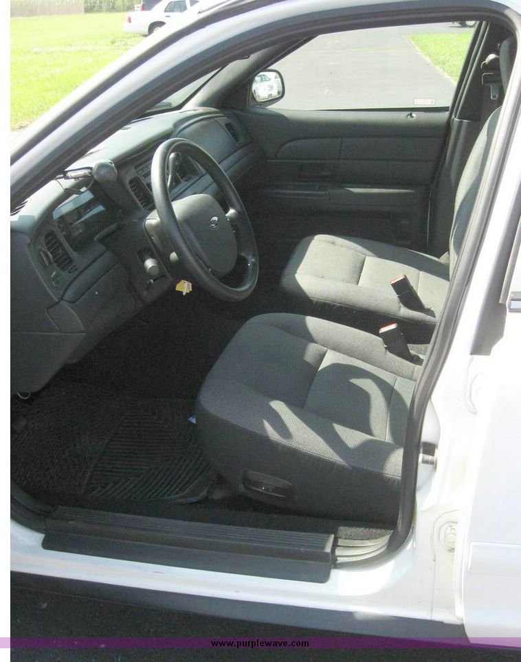 image for item 8180 2008 Ford Crown Victoria Police Interceptor