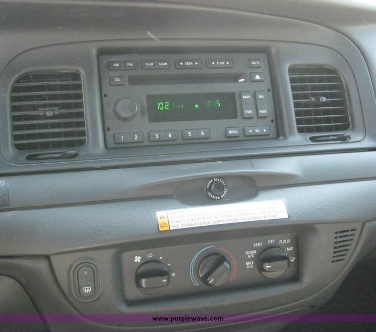 image for item 8180 2008 Ford Crown Victoria Police Interceptor