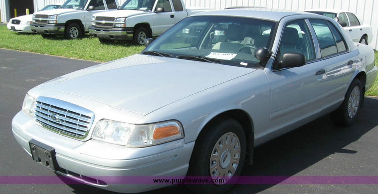 image for item 8181 2003 Ford Crown Victoria Police Interceptor