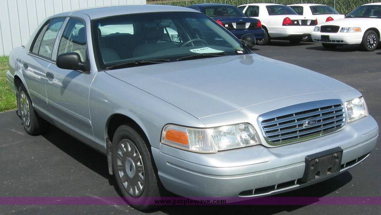 image for item 8181 2003 Ford Crown Victoria Police Interceptor